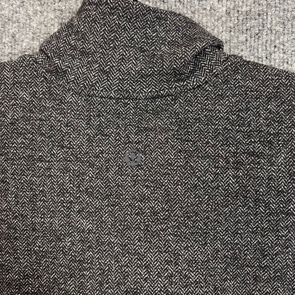 Lululemon 1/4 Zip Pullover Mens L Gray Excellent  Colorblock Athletic - Picture 4 of 9